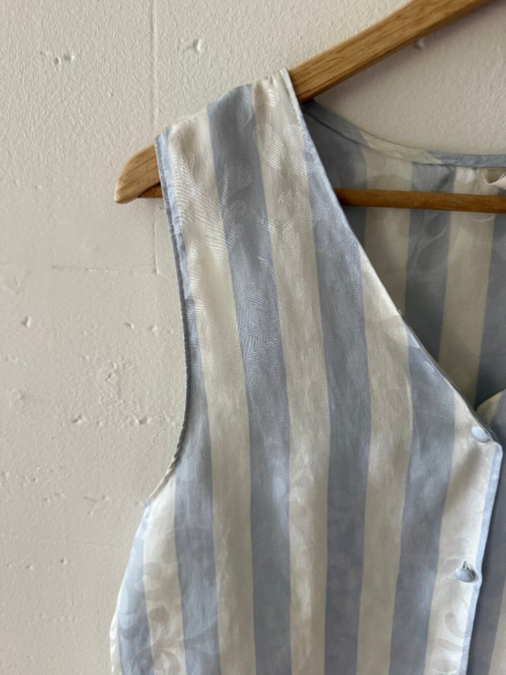 Vintage Satin Striped Pastel Vest | Large - Picture 2 of 8